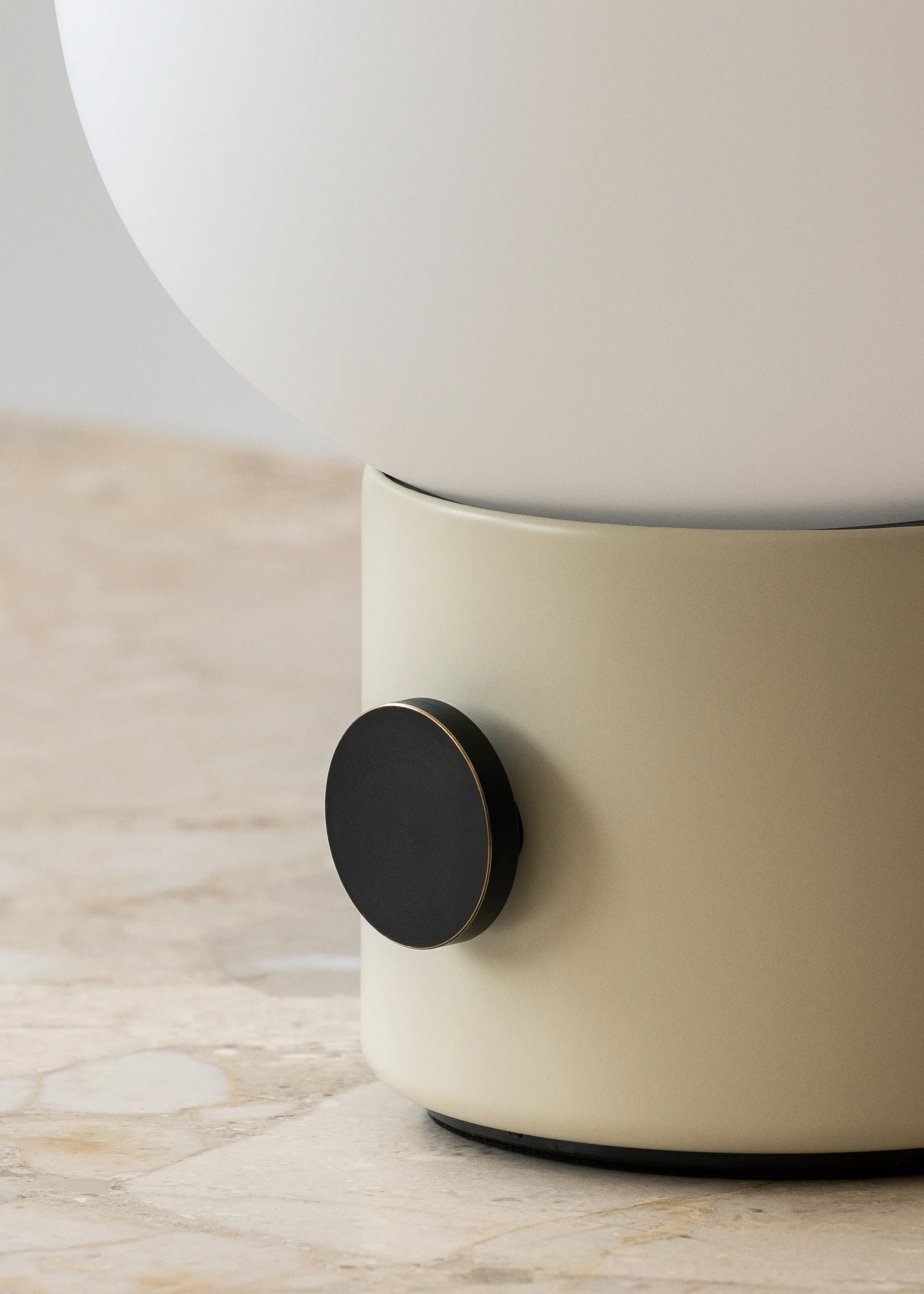JWDA portable Tischleuchte, Alabaster white Audo Copenhagen
