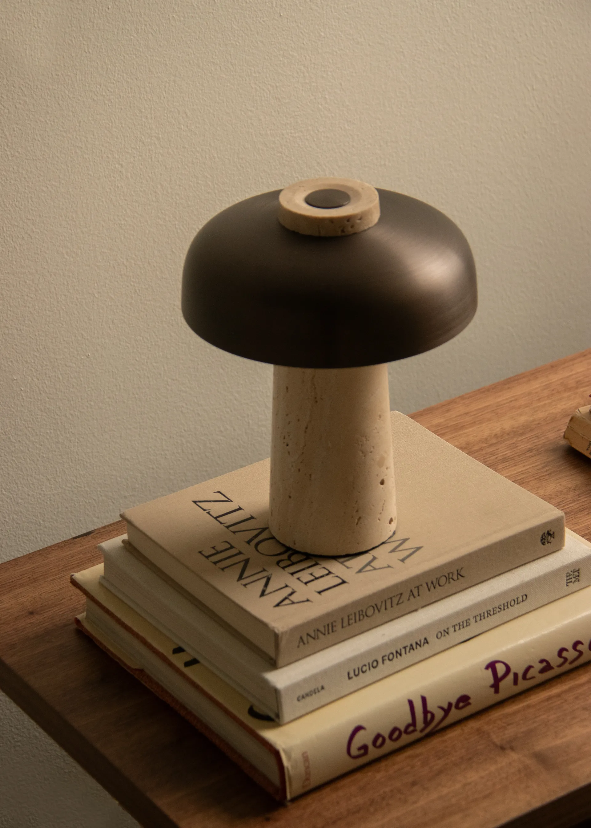 Reverse portable table lamp 24,5 cm, Travertine-bronzed aluminium Audo Copenhagen
