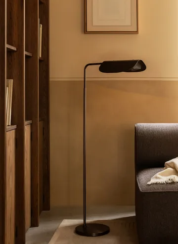 Wing floor lamp - Bronzed aluminium, 115 cm - Audo Copenhagen