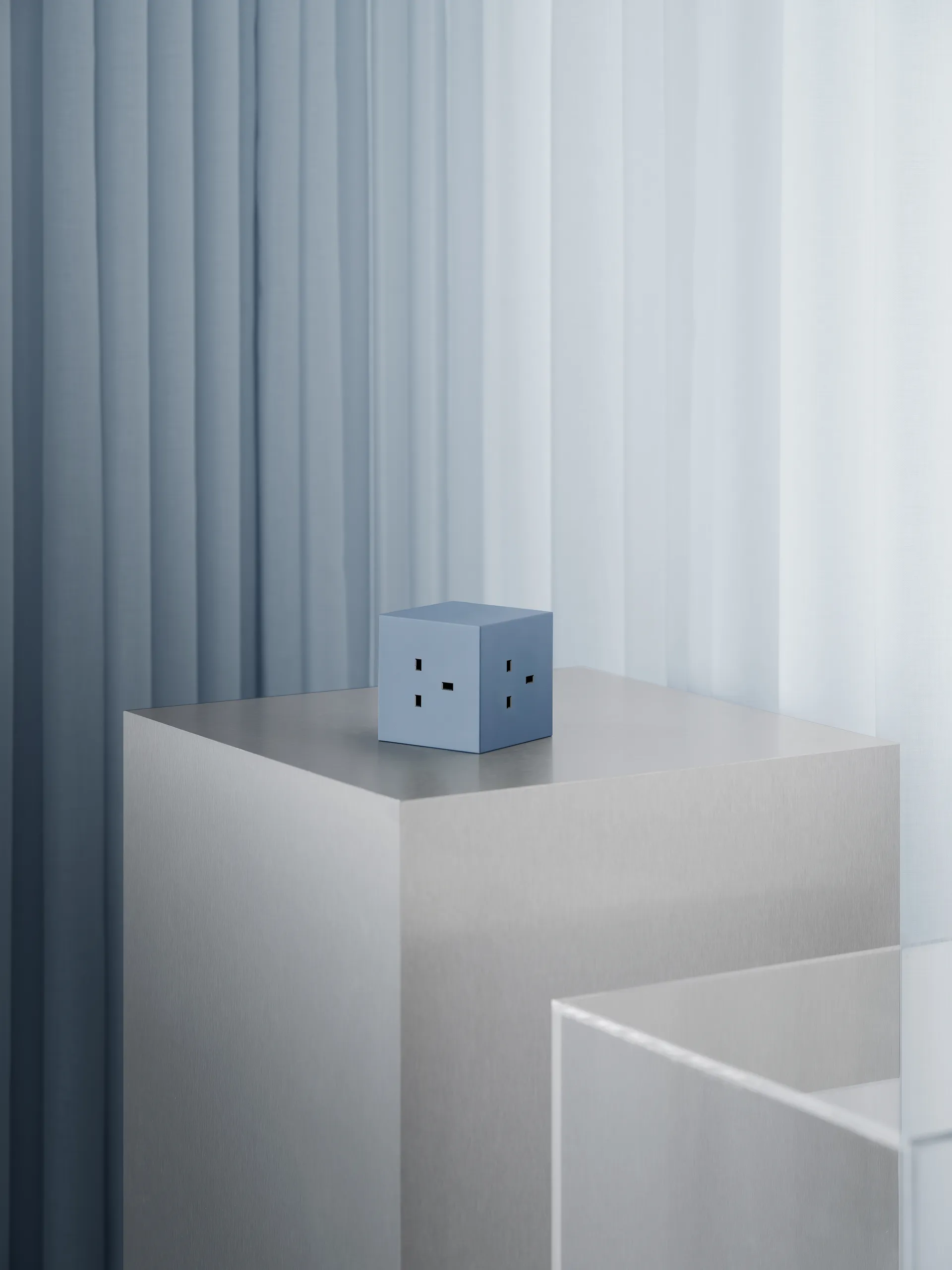 Square 1 UK power strip USB-C 30W 1.8 m, Shark Blue Avolt