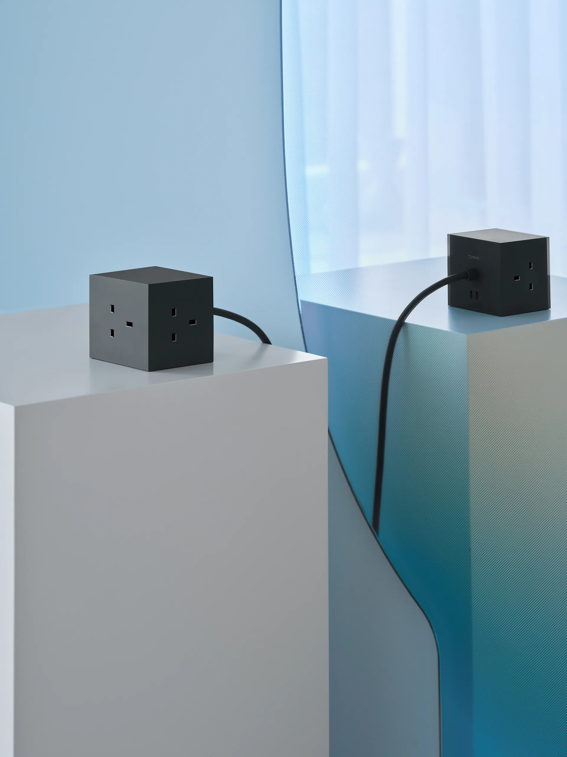 Square 1 UK power strip USB-C 30W 1.8 m, Stockholm Black Avolt