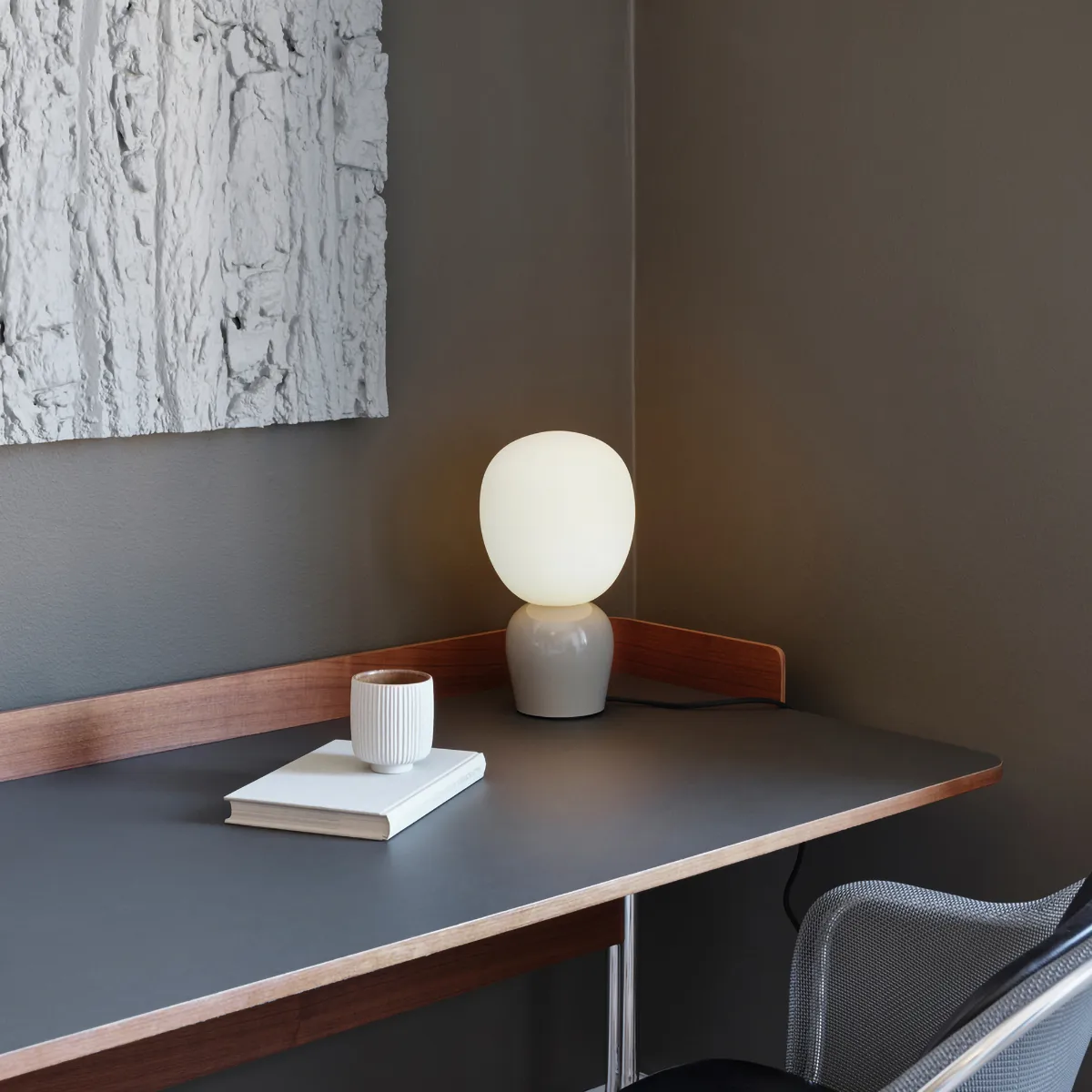 Buddy bordslampa opalglas, Soft greige Belid