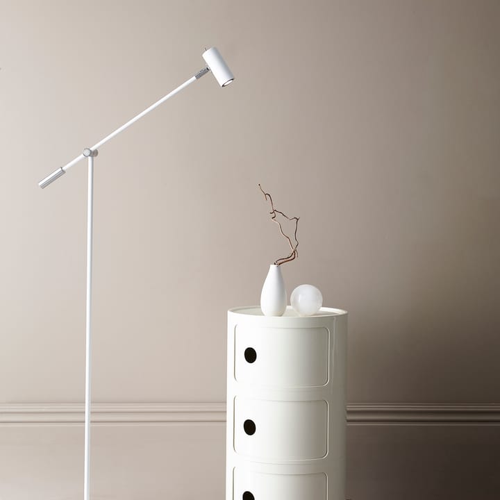 Cato floor lamp, matte white Belid