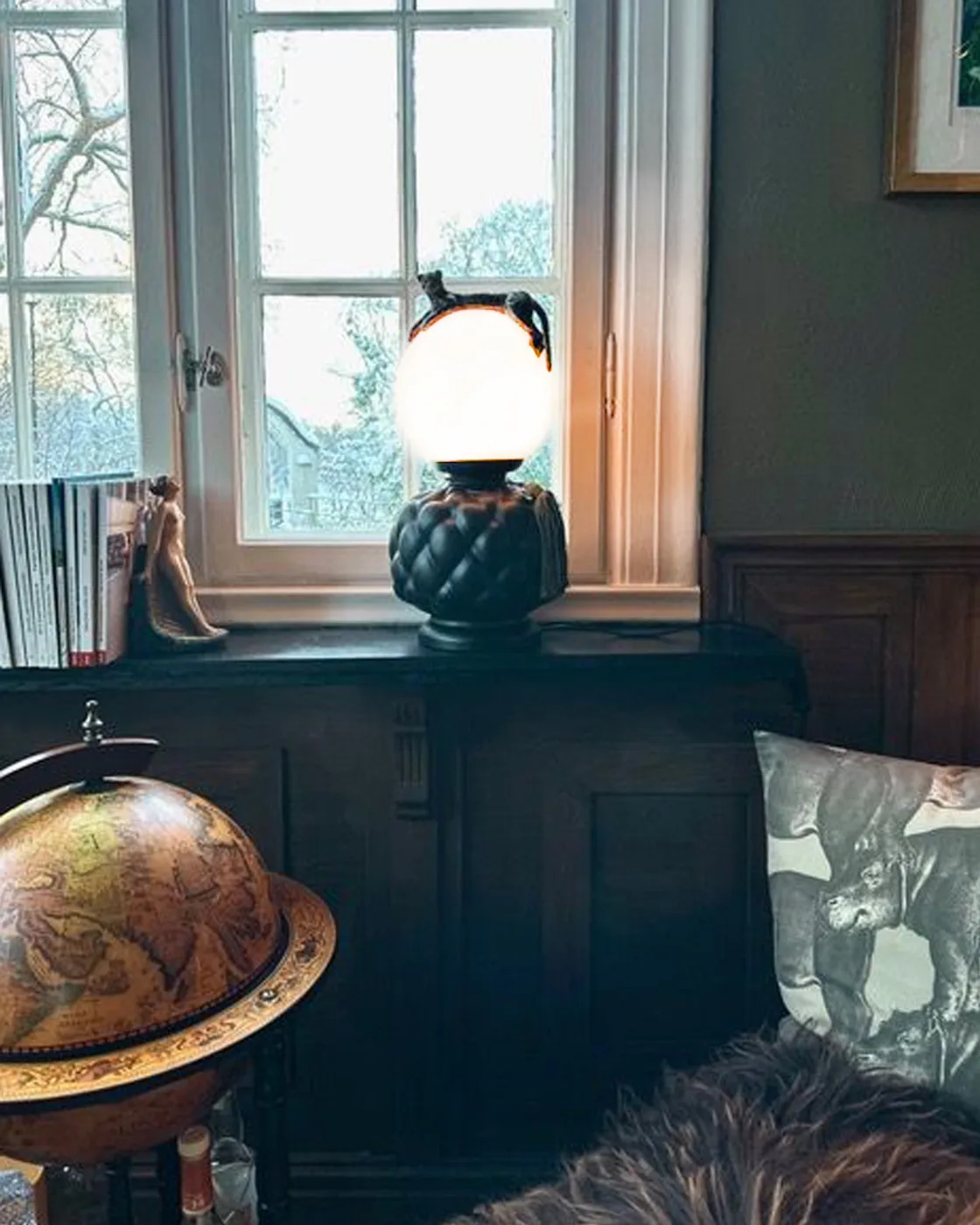 Viva La Diva table lamp 45 cm, Black-matte white By Rydéns