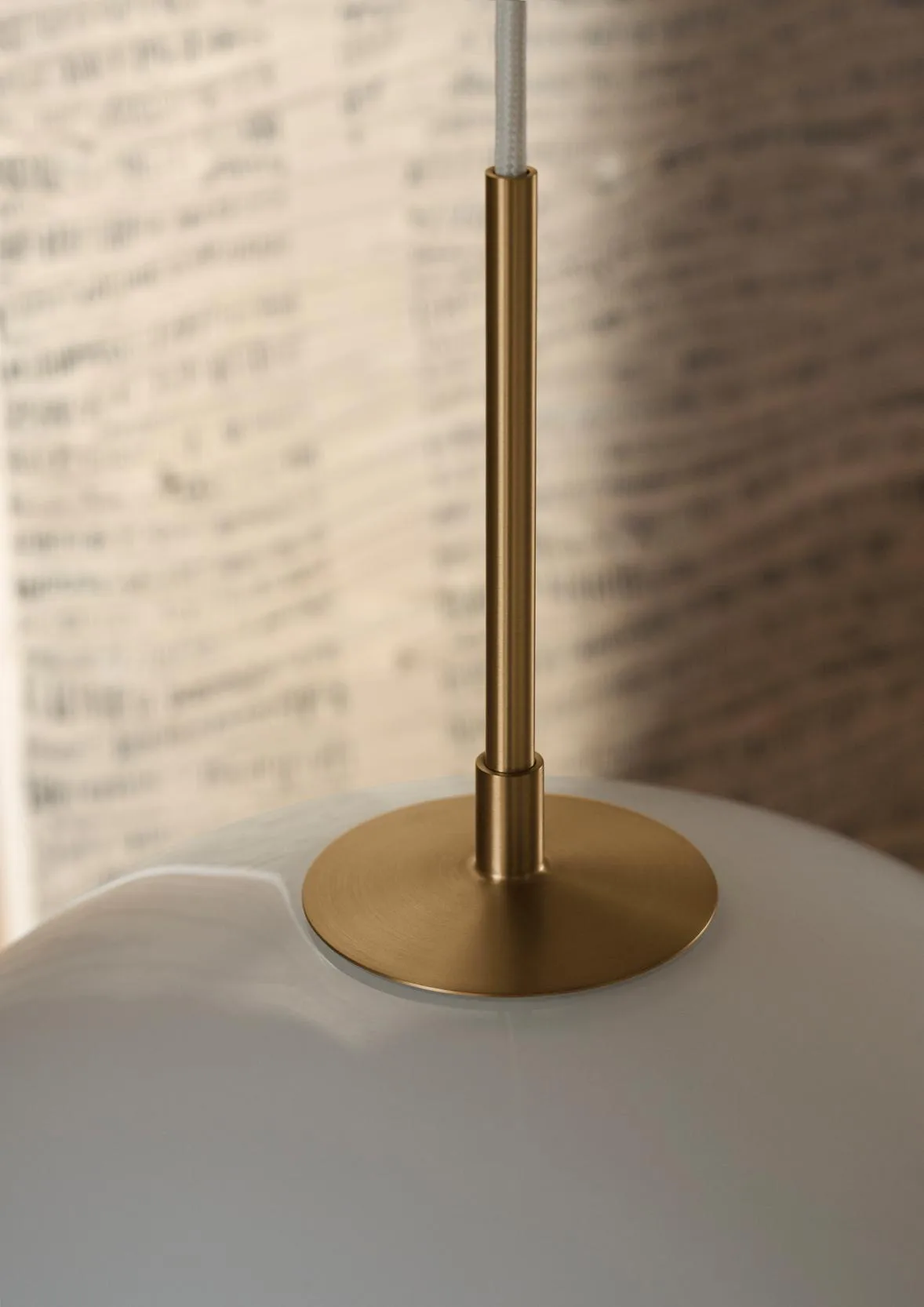 MT221 Tulip lamp Ø36 cm, Opal glass-brass Carl Hansen & Søn