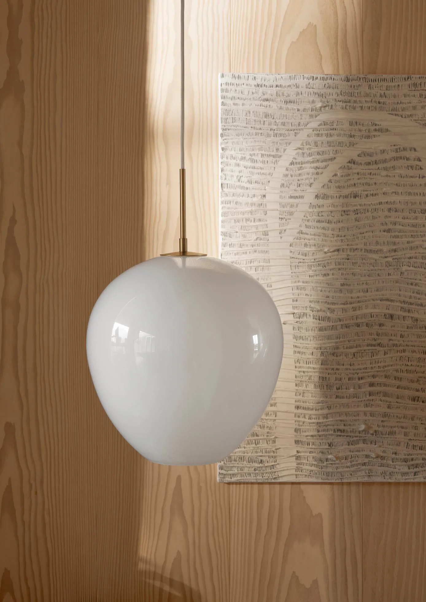 MT221 Tulip-lampan Ø36 cm, Opalglas-mässing Carl Hansen & Søn
