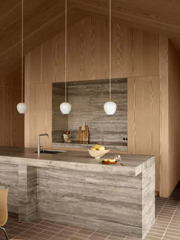 MT221 Tulip-Leuchte Ø17 cm - Opalglas-Messing - Carl Hansen & Søn