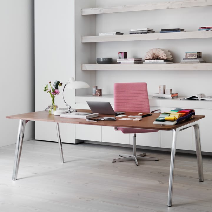 Kaiser Idell 6631-T Luxus table lamp, White Fritz Hansen
