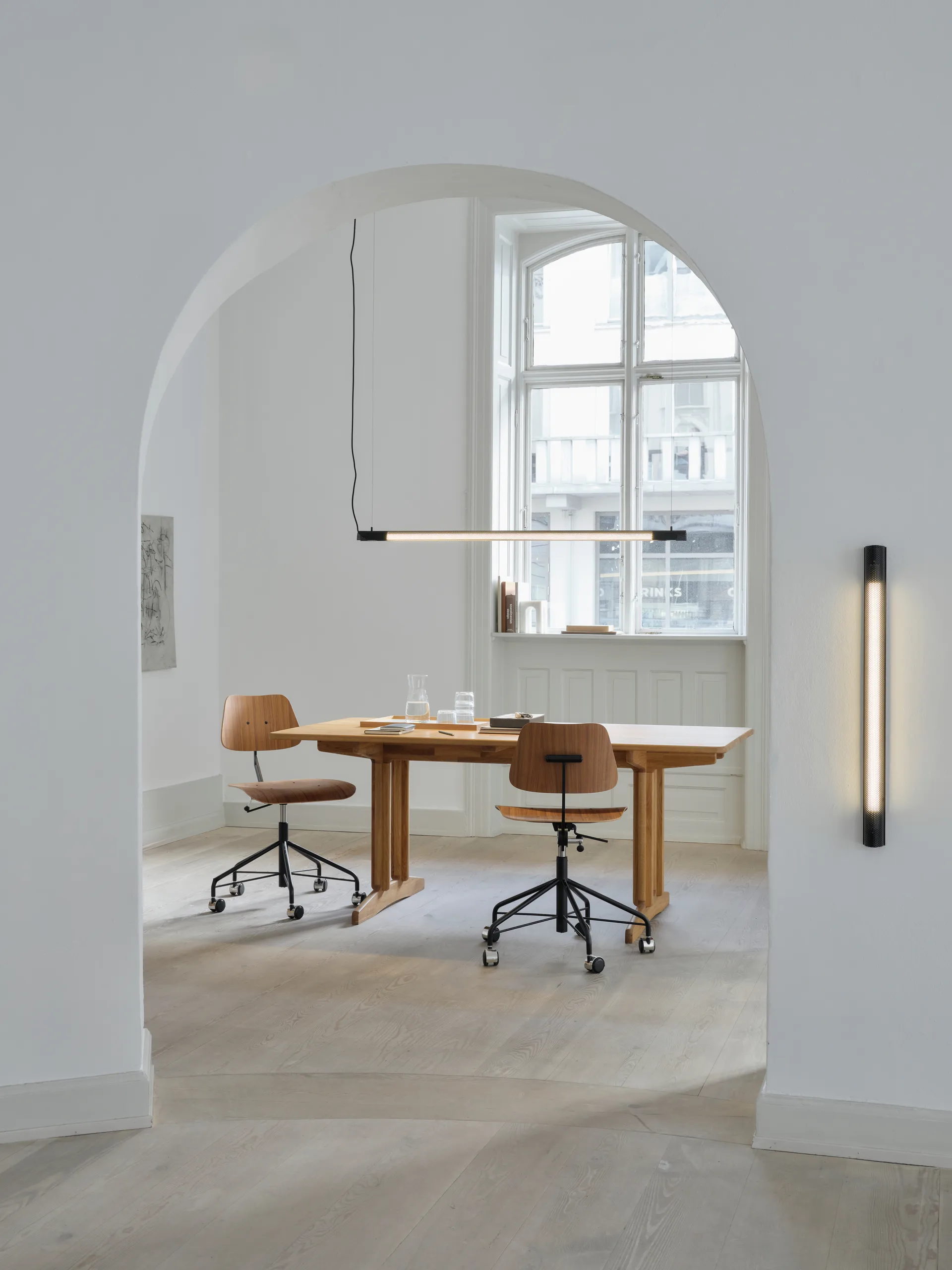 Radent vägglampa short 70 cm fast installation, Black Gejst