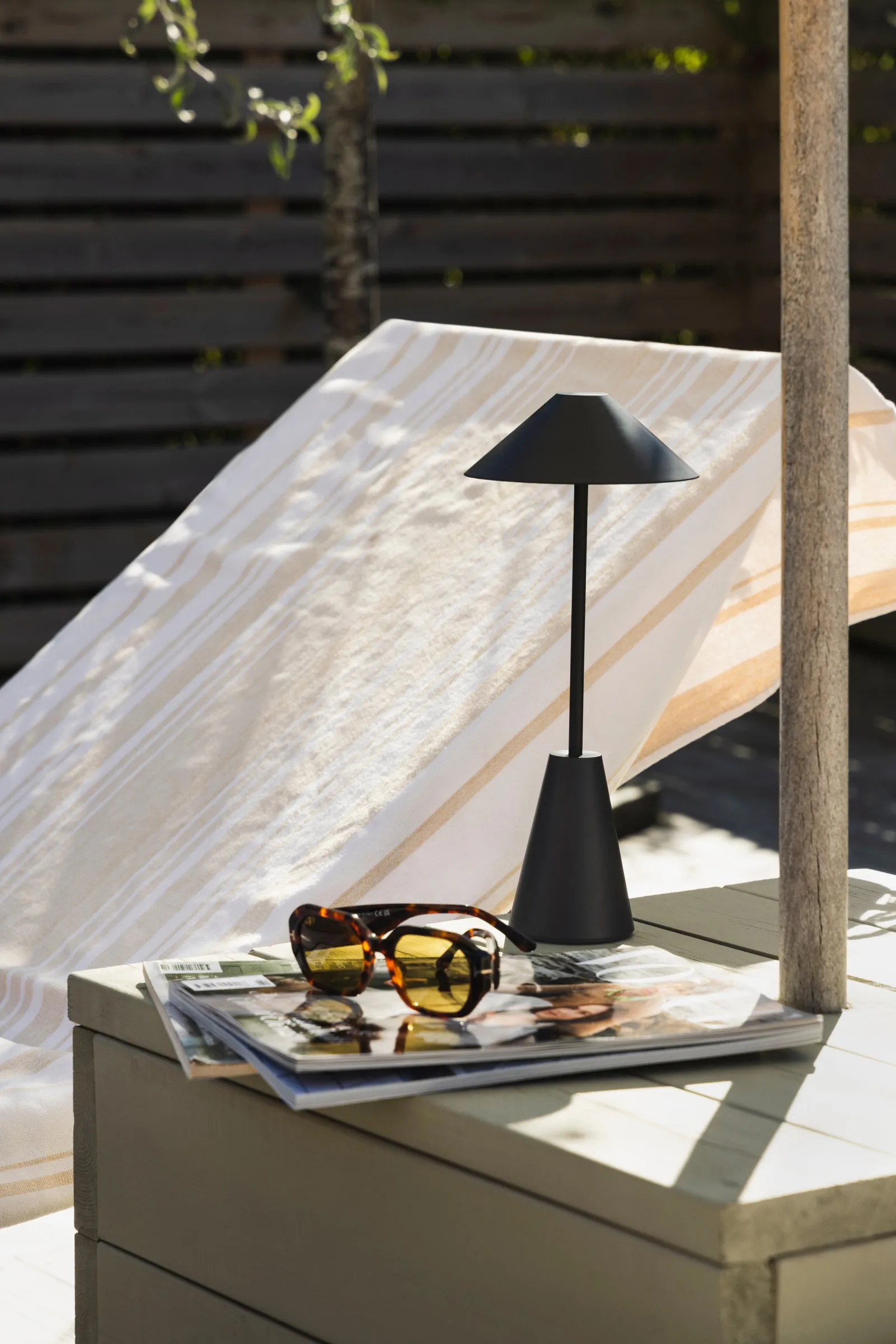 Cannes 32 portabel bordslampa, Svart Globen Lighting