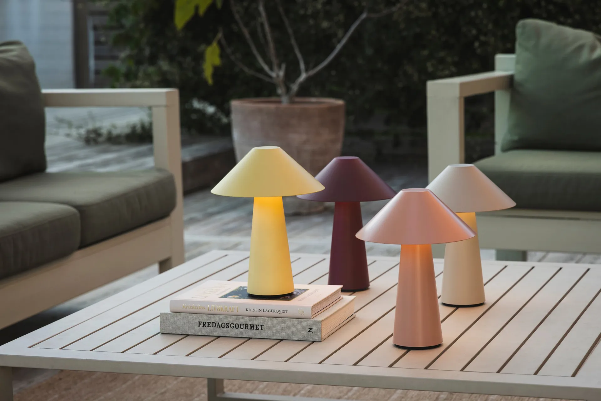 Cannes portabel bordslampa, Havregul Globen Lighting