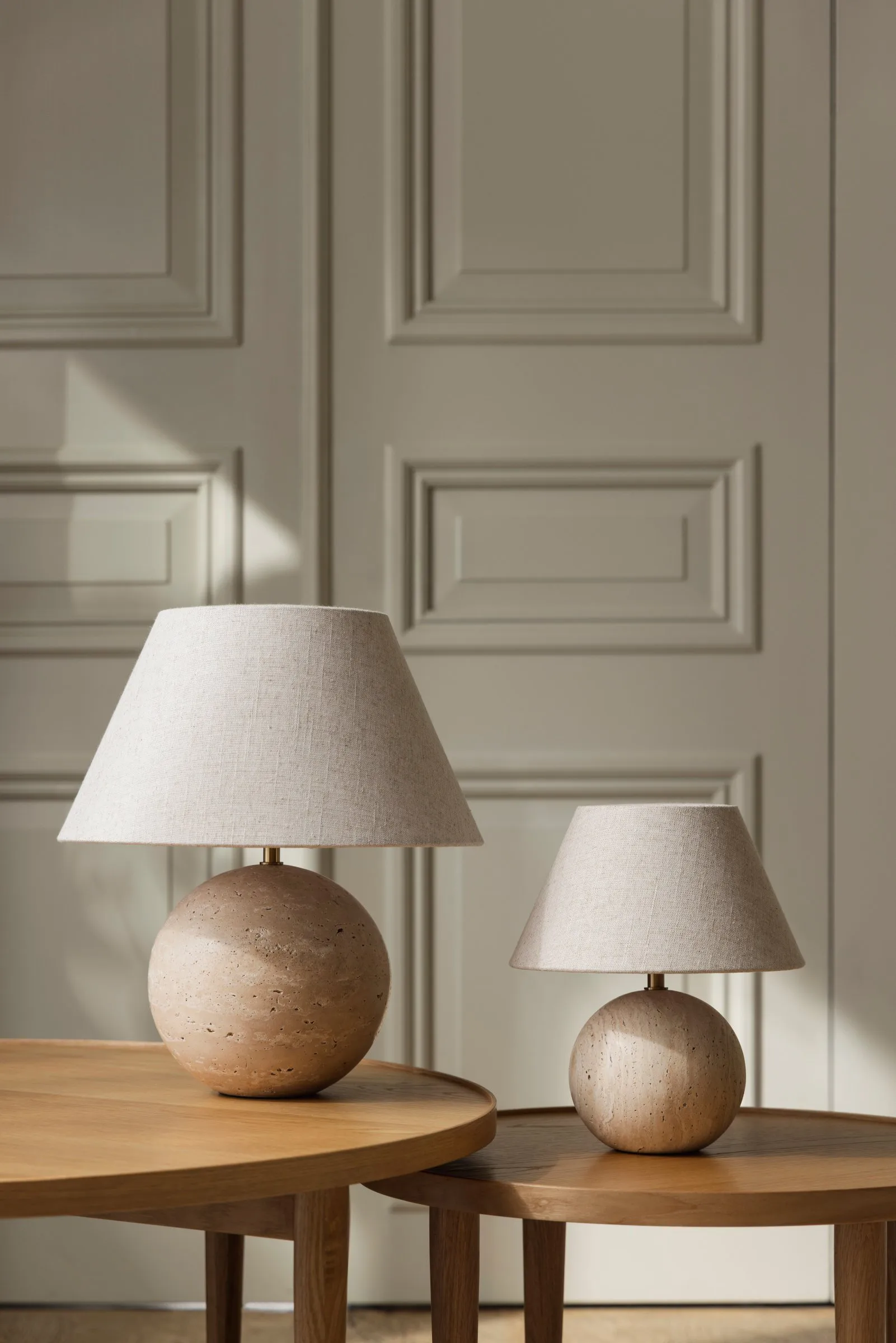 Castello 35 table lamp, Beige travertine Globen Lighting