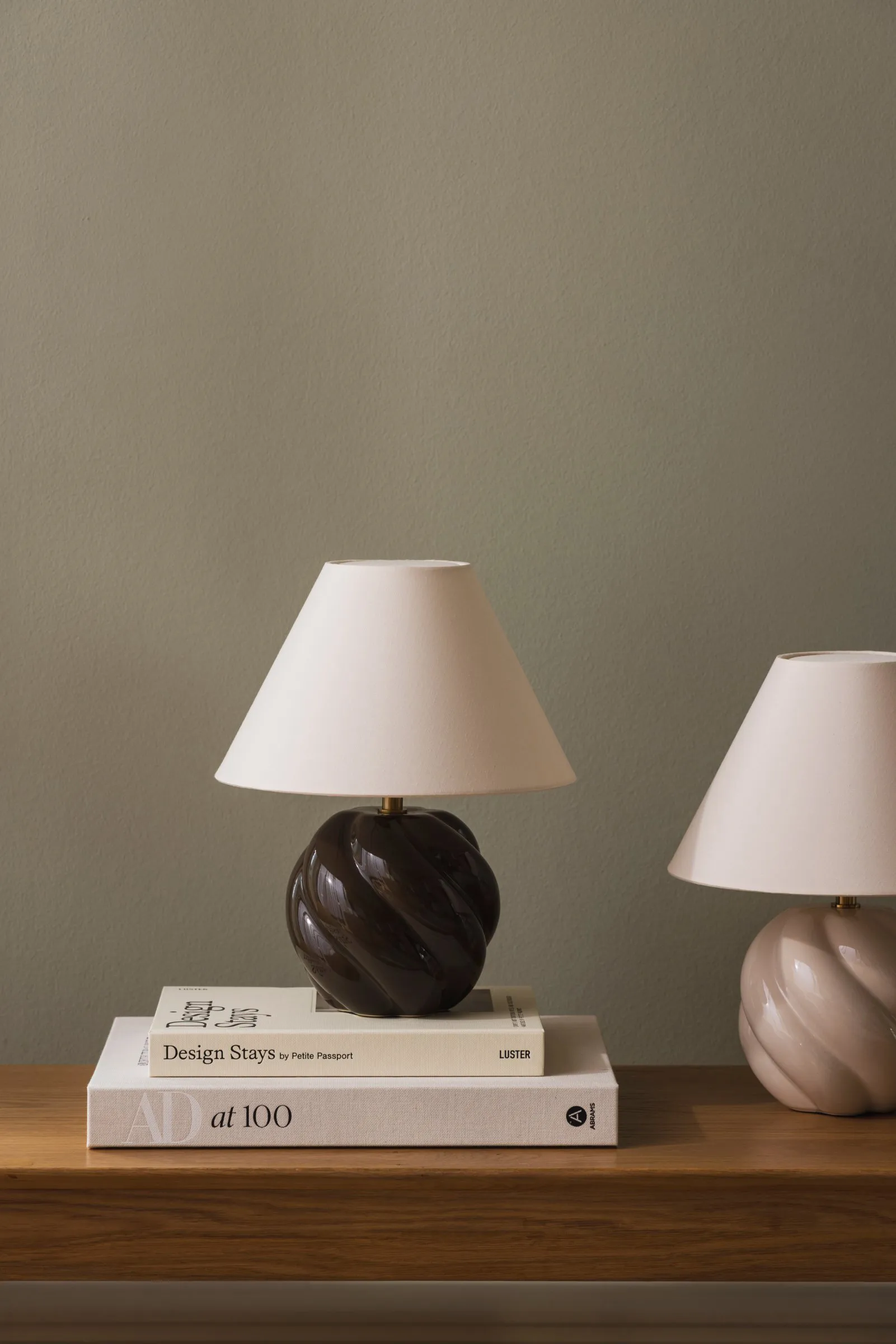 Dahlia bordslampa, Beige Globen Lighting