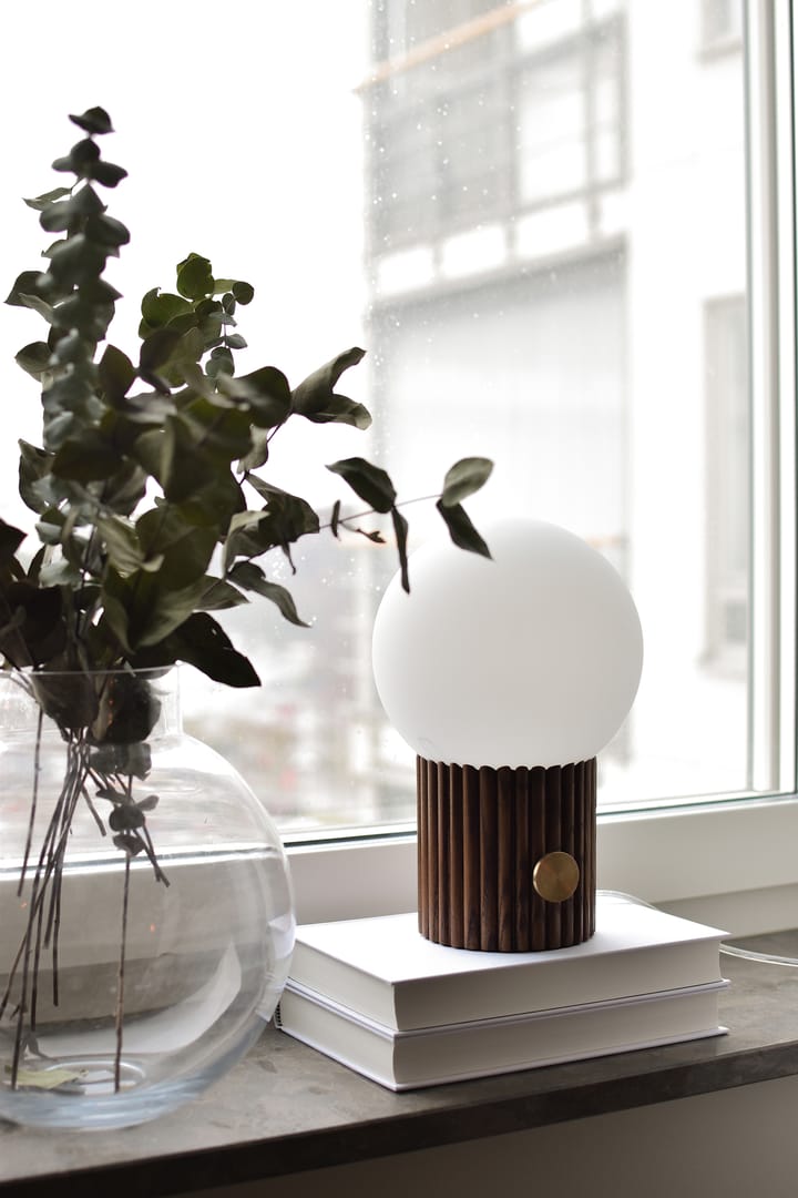 Hubble table lamp Ø15 cm, Walnut Globen Lighting