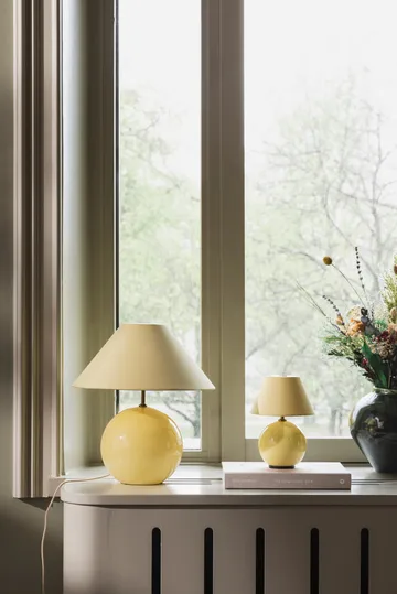 Iris 35 table lamp 39 cm - Butter yellow - Globen Lighting