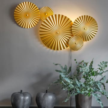 Omega wall lamp - Brushed brass - Globen Lighting