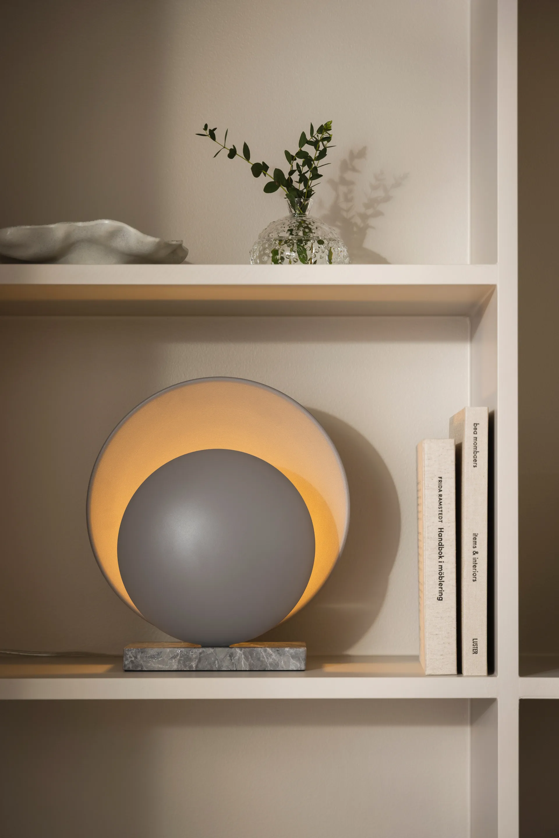 Orbit Tischleuchte, Grau Globen Lighting