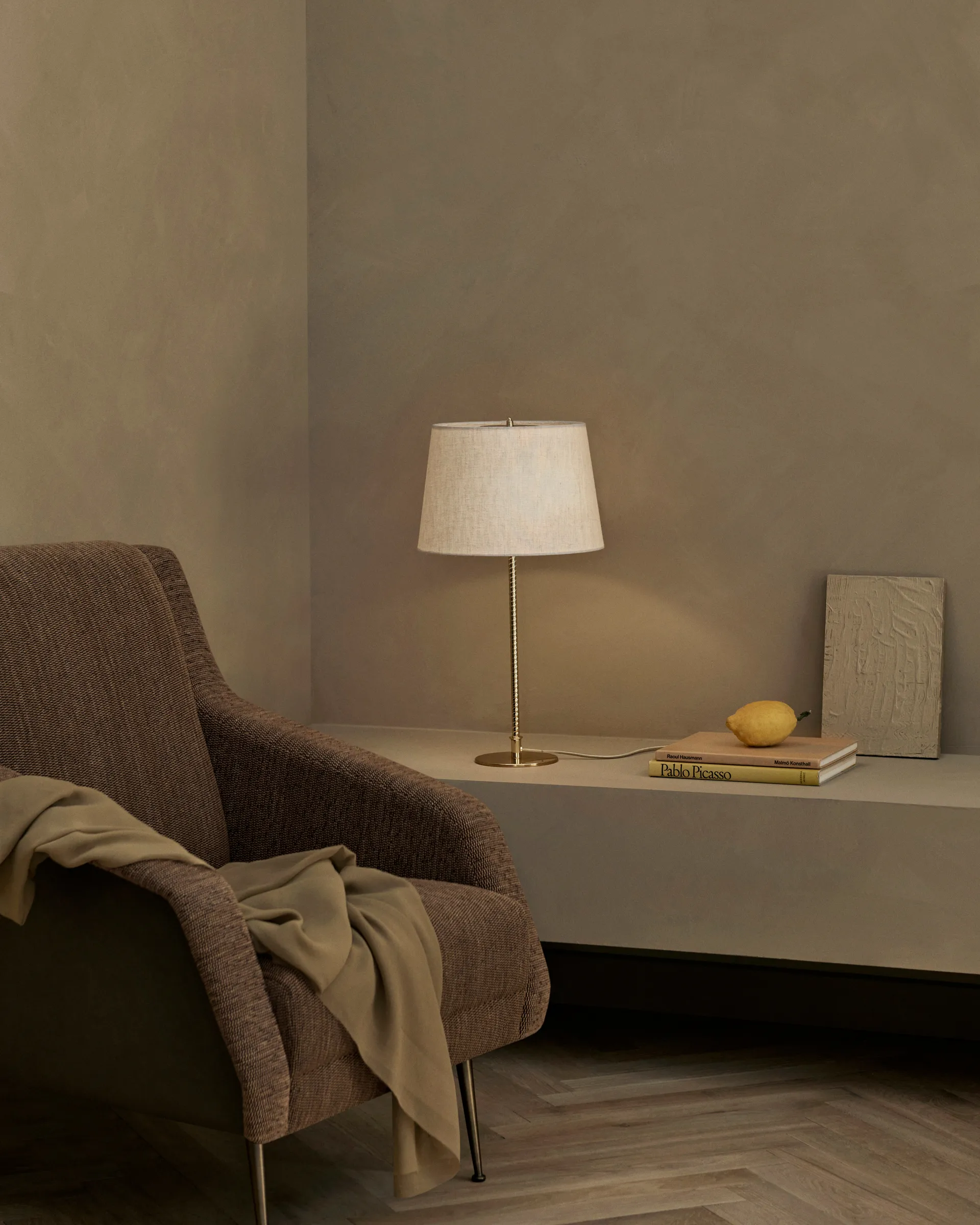 9205 Tischleuchte, Canvas-Messing GUBI