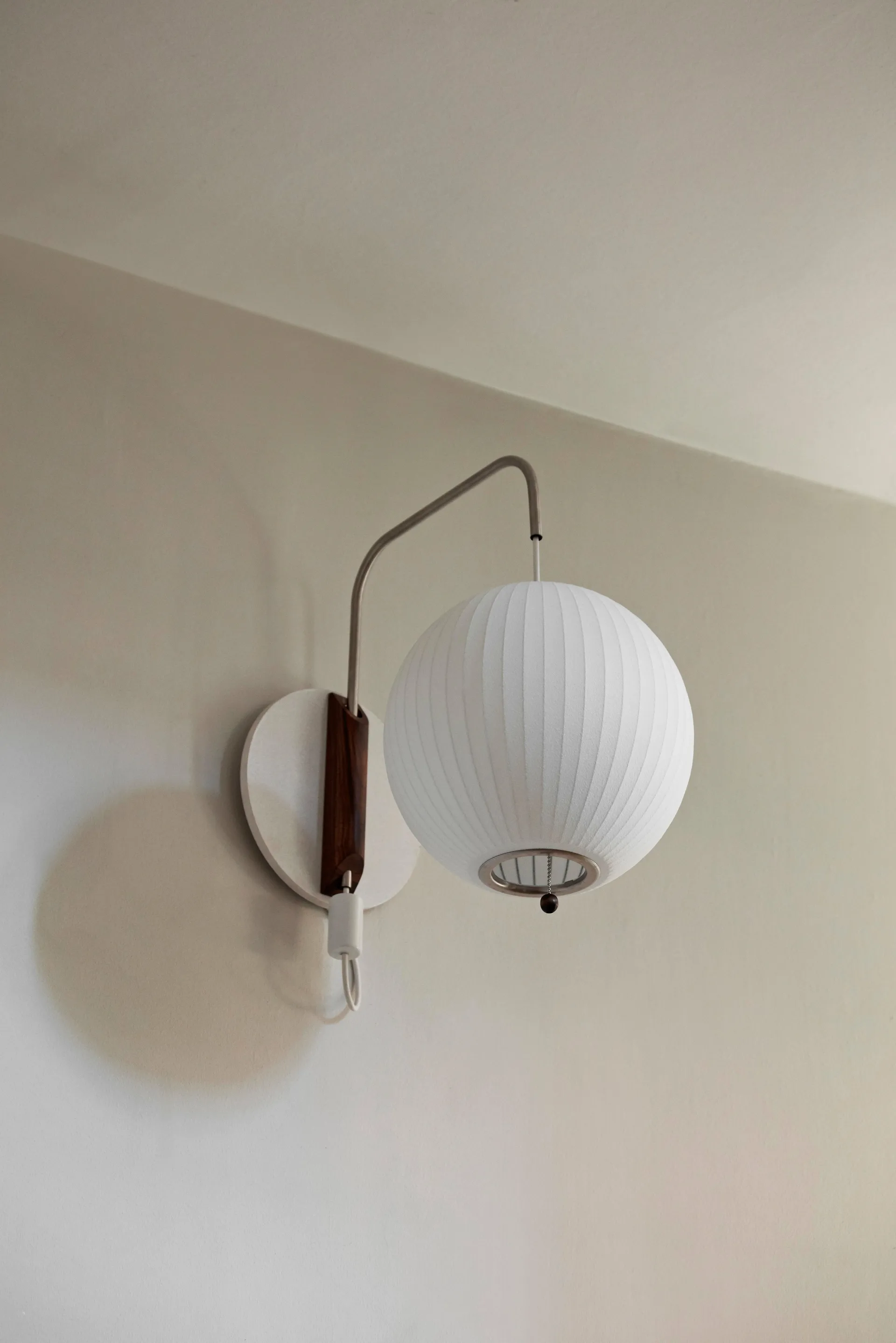 Nelson Bubble Ball Wandleuchte, Off white HAY