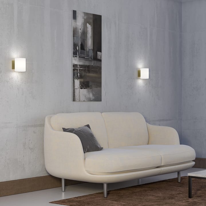 Evoke Wandleuchte klein, Satin brass-Opalglas Herstal