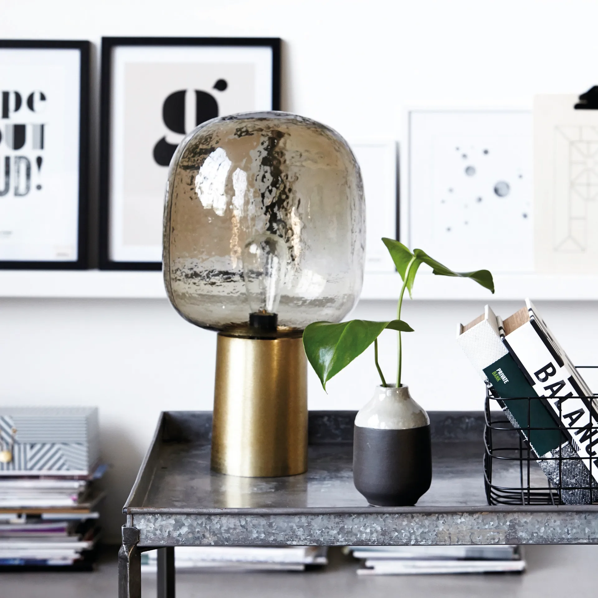 Note bordslampa, grå-mässing House Doctor