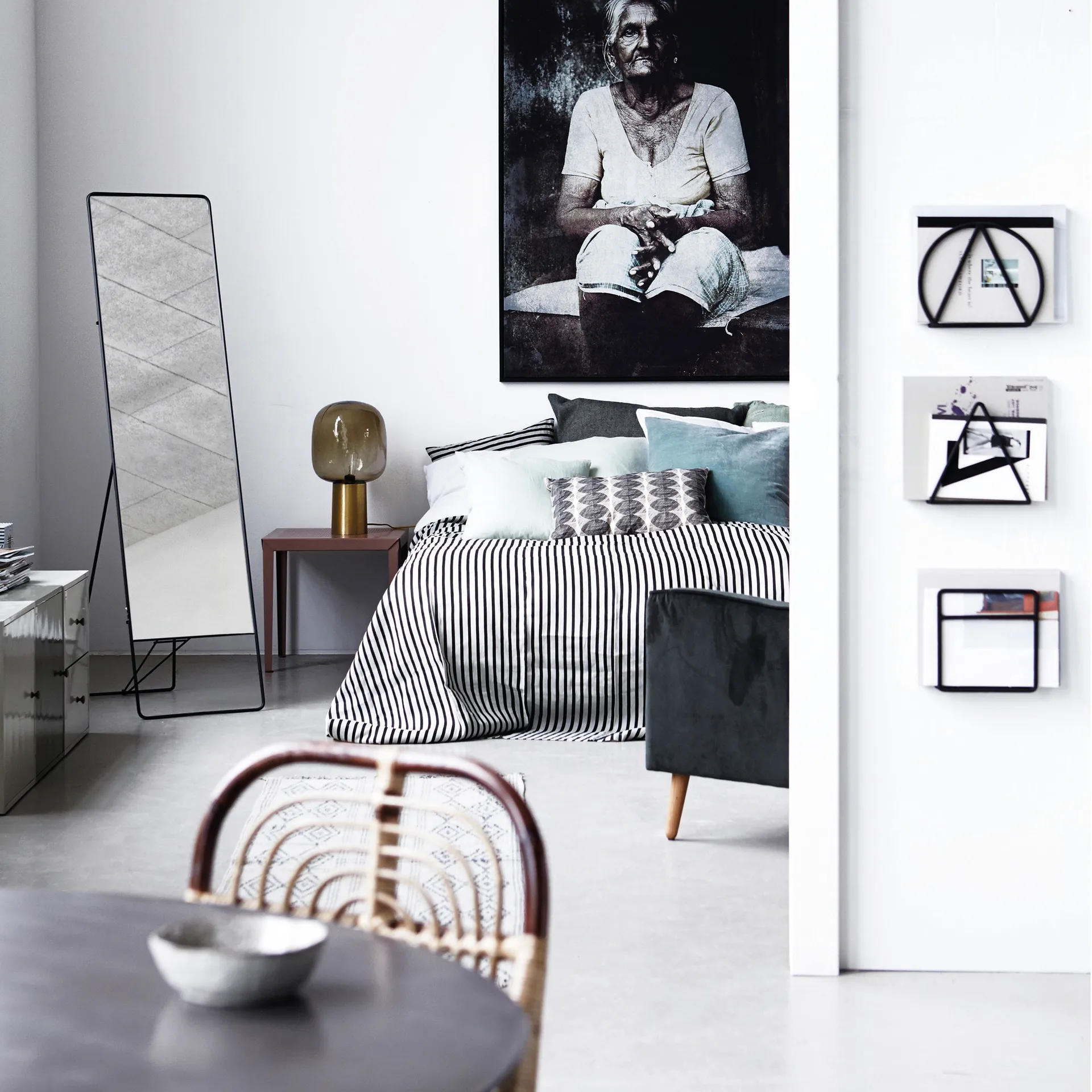 Note bordslampa, grå-mässing House Doctor