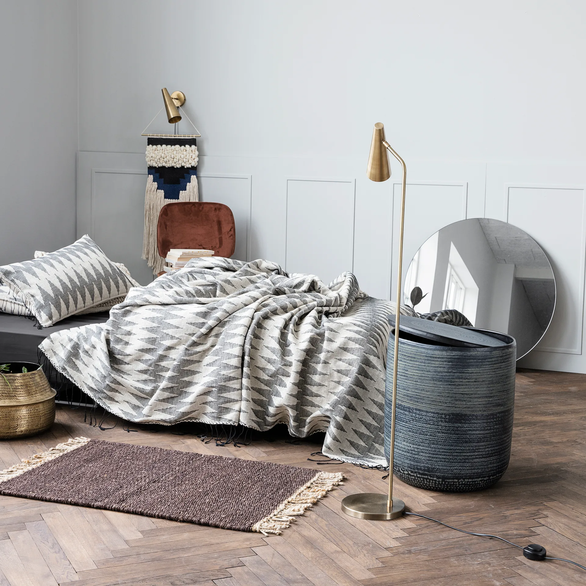 Precise floor lamp, brass House Doctor