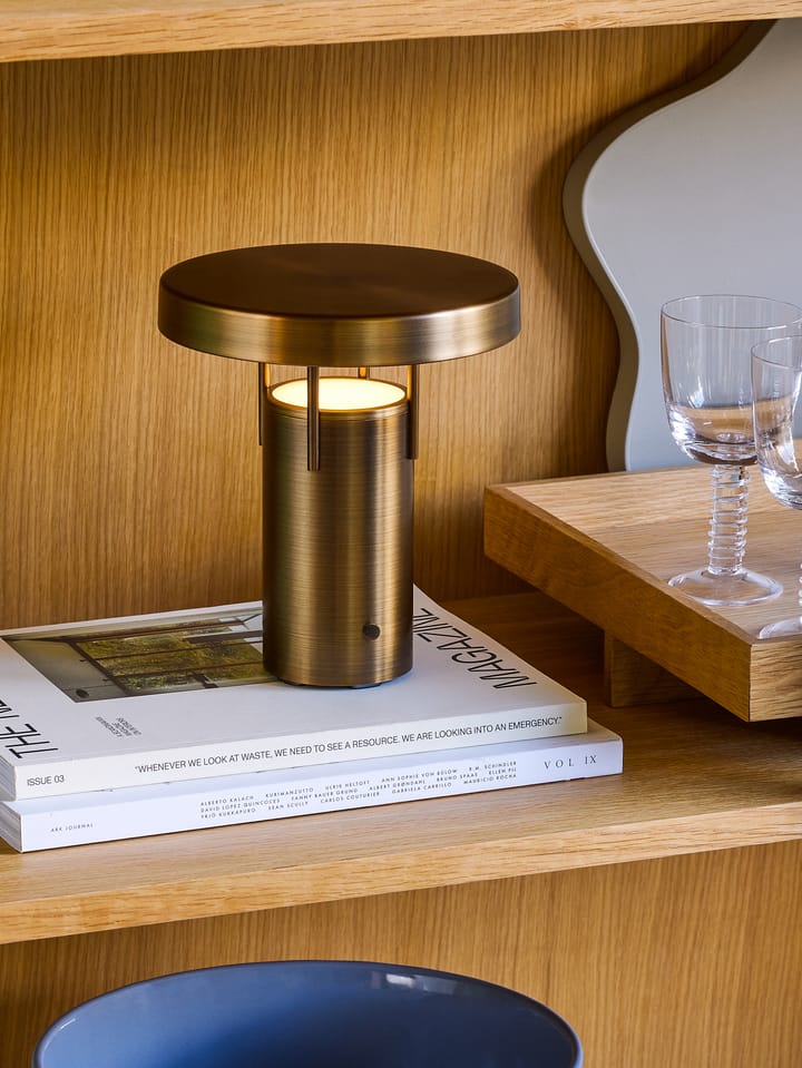 BringMe mini portabel bordslampa, Burnished brass Hübsch Interior