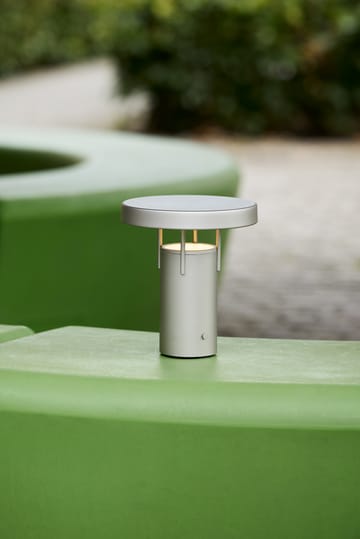 BringMe mini portabel bordslampa - Metallic sand - Hübsch Interior