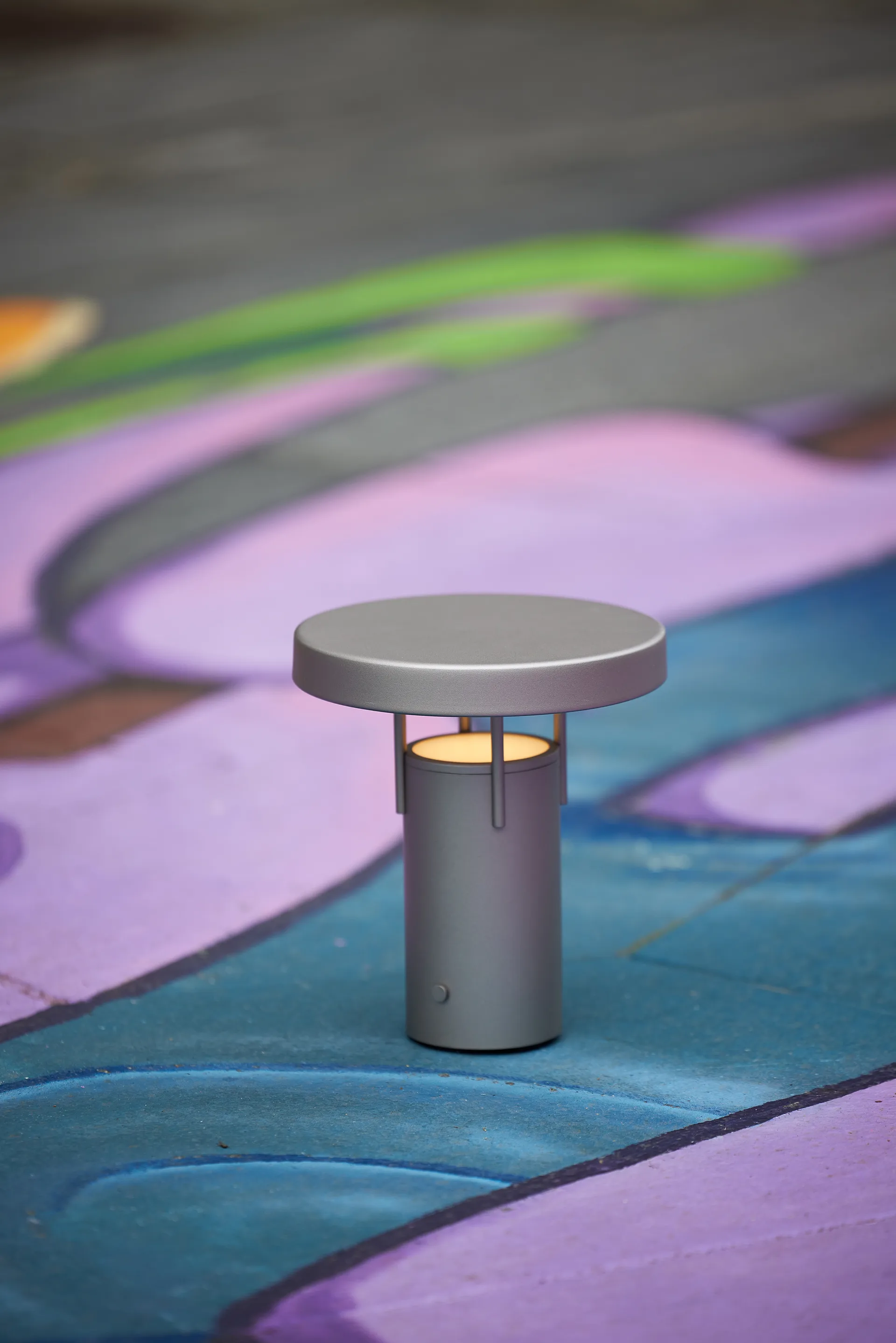 BringMe mini portabel bordslampa, Metallic sand Hübsch Interior