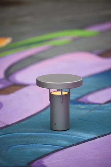 BringMe mini portabel bordslampa - Metallic sand - Hübsch Interior