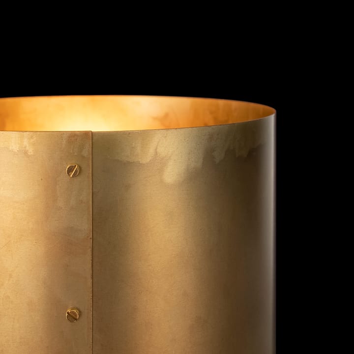 Svep floor lamp, Black/raw brass Konsthantverk