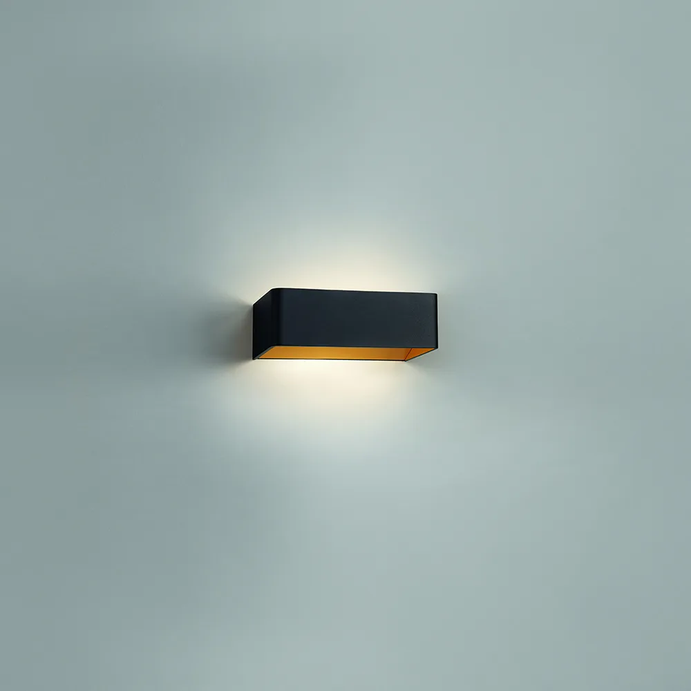 Mood 2 vägglampa, black/gold, 3000 kelvin Light-Point