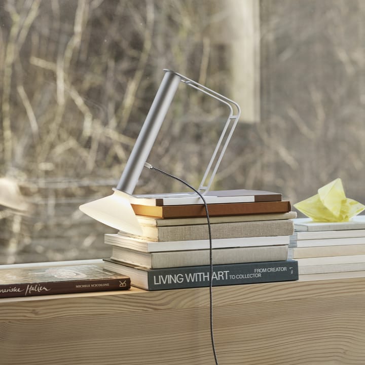 Piton Portable table lamp, Aluminium Muuto