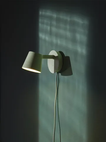 Tip wall lamp - Light Green - Muuto