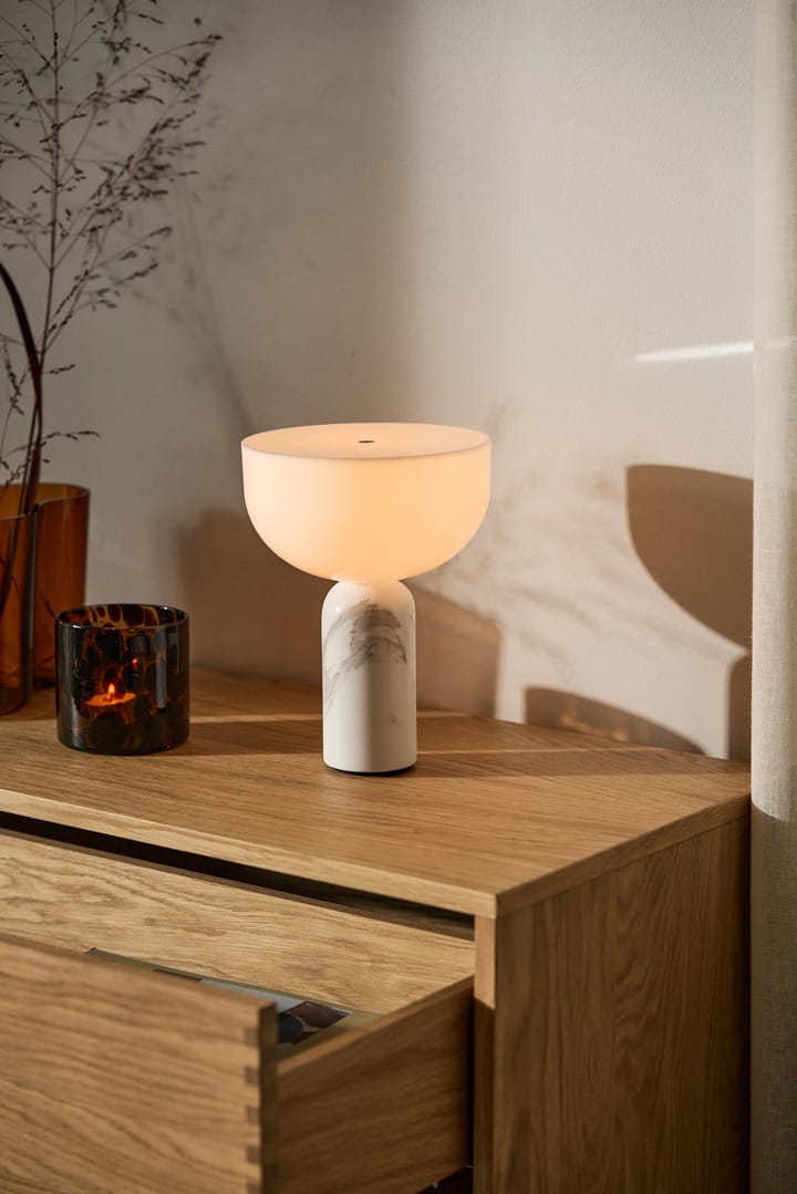 Kizu portable Tischleuchte, White marble New Works