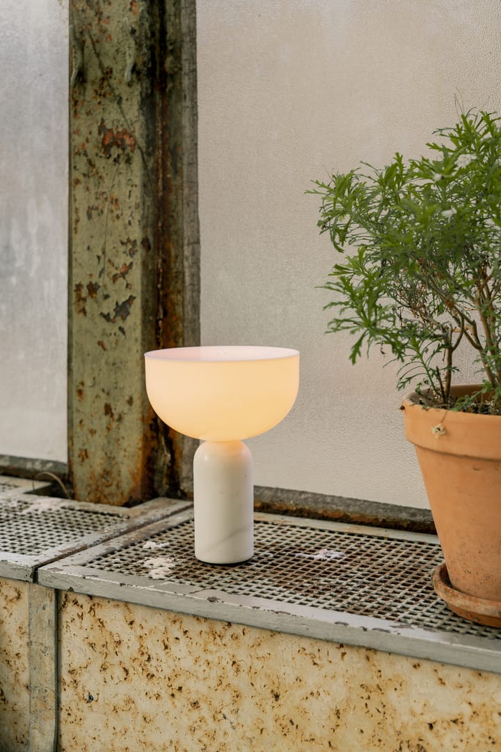 Kizu portable Tischleuchte, White marble New Works