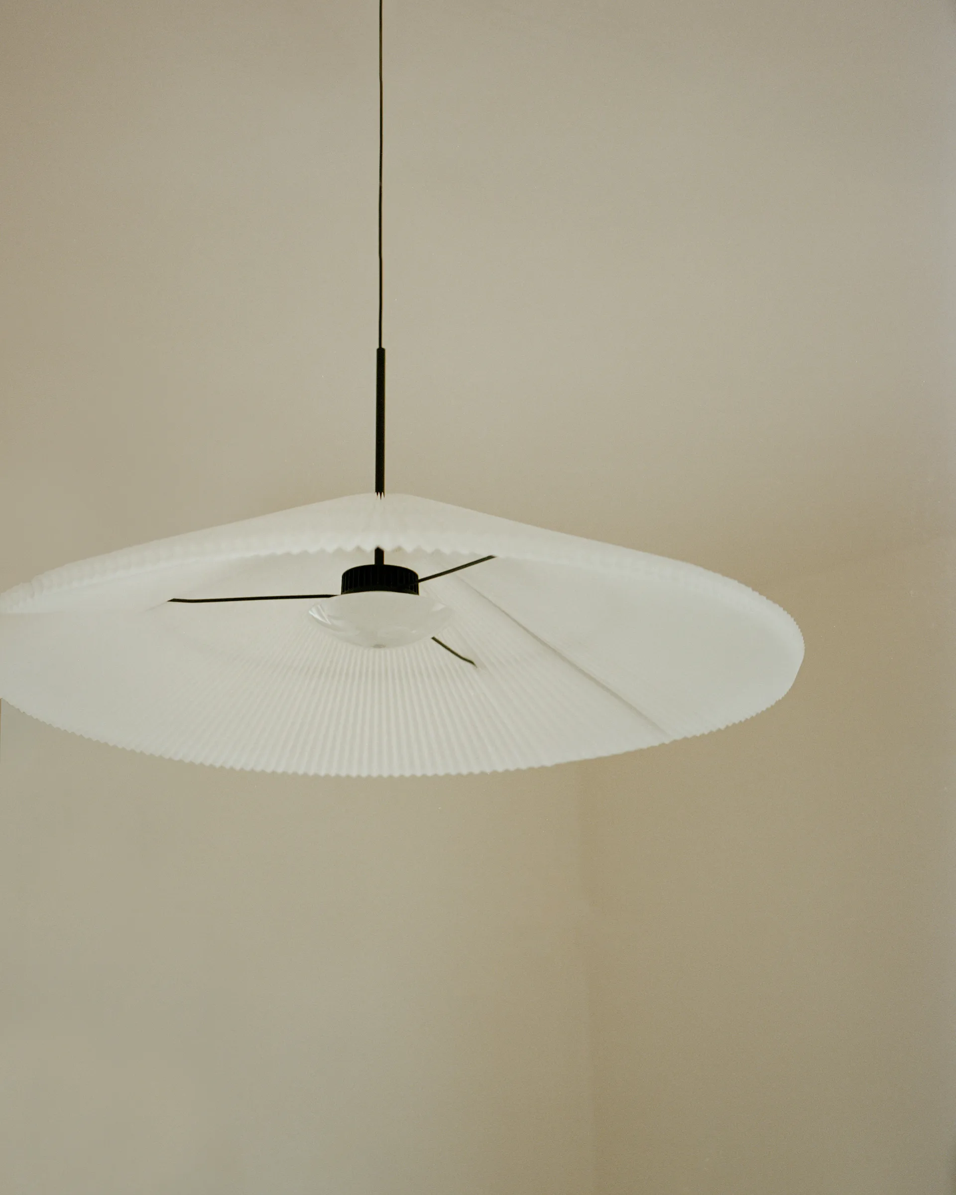 Nebra Large pendant Ø50-90 cm, White New Works