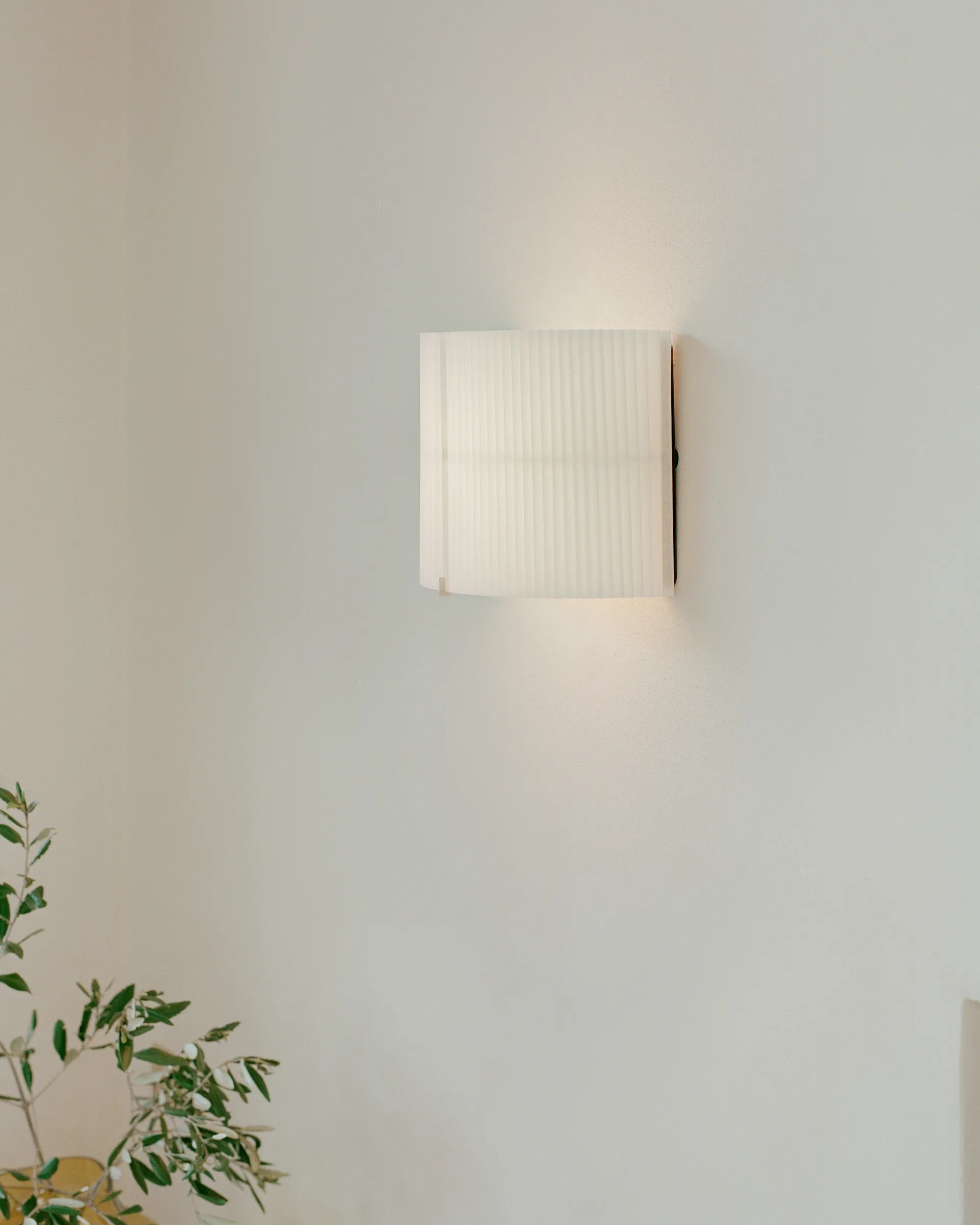 Nebra vägglampa Ø27-40 cm, White New Works