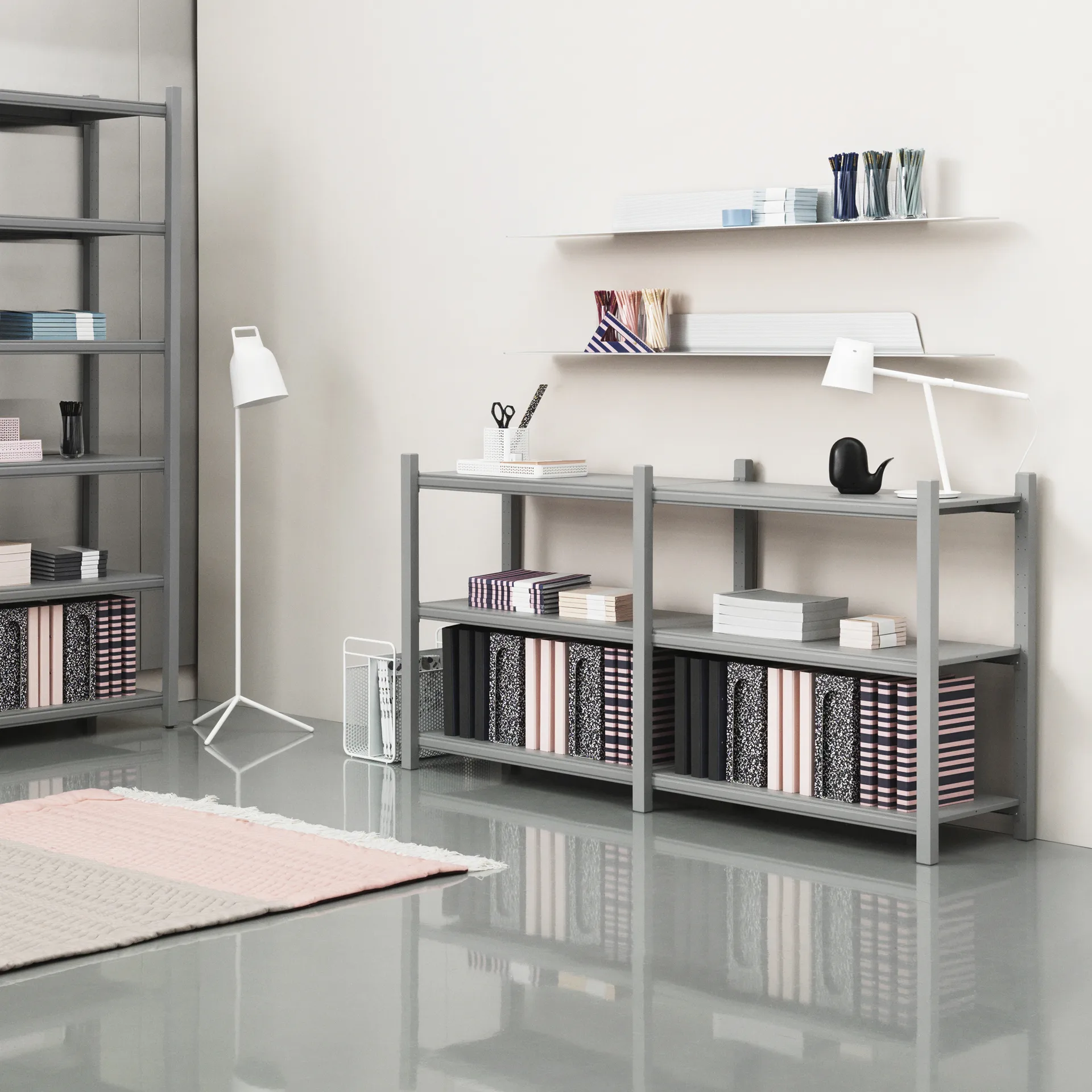 Stage Stehleuchte, Grey, pulverbeschichteter Stahl Normann Copenhagen