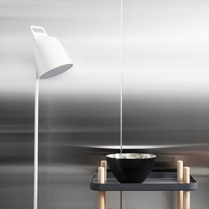 Stage Stehleuchte, White, pulverbeschichteter Stahl Normann Copenhagen