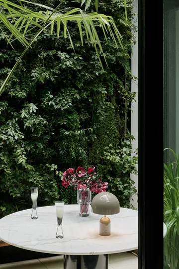 Bell Portabel LED bordslampa 28 cm - Taupe - Tom Dixon