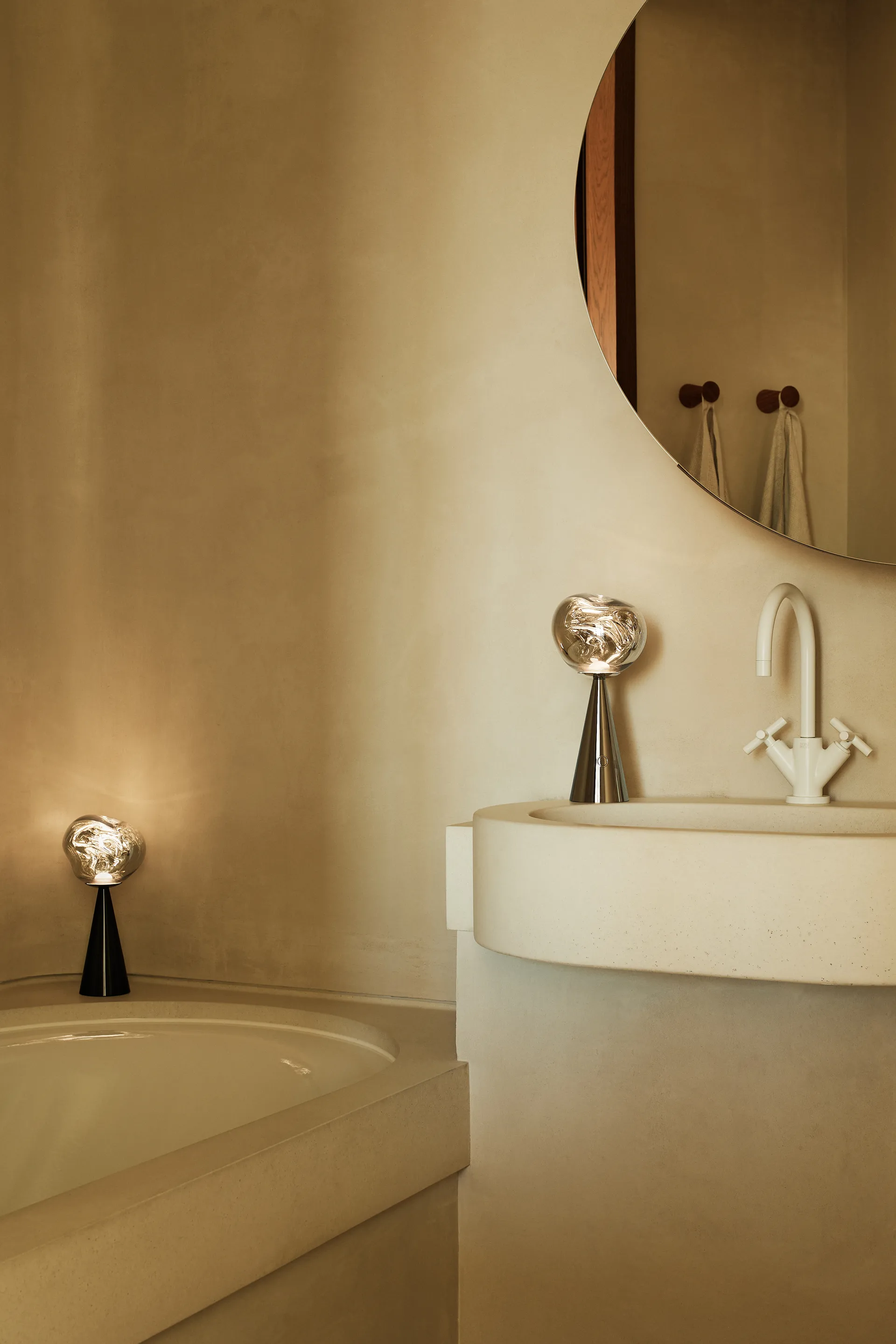 Melt portabel LED bordslampa 28,5 cm, Silver Tom Dixon