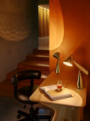 Pose Portabel LED bordslampa - Gold - Tom Dixon