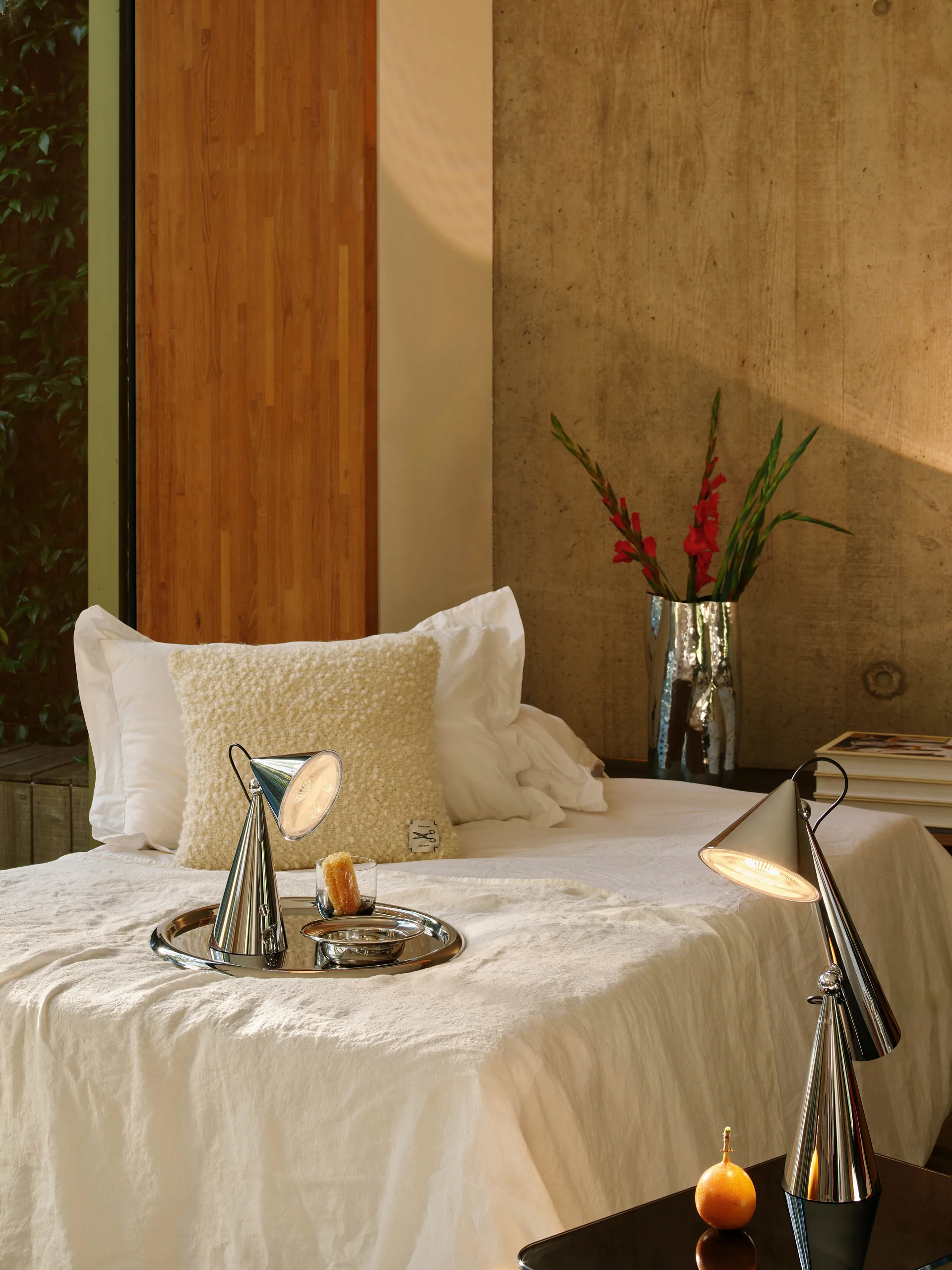 Pose Portabel LED bordslampa, Silver Tom Dixon