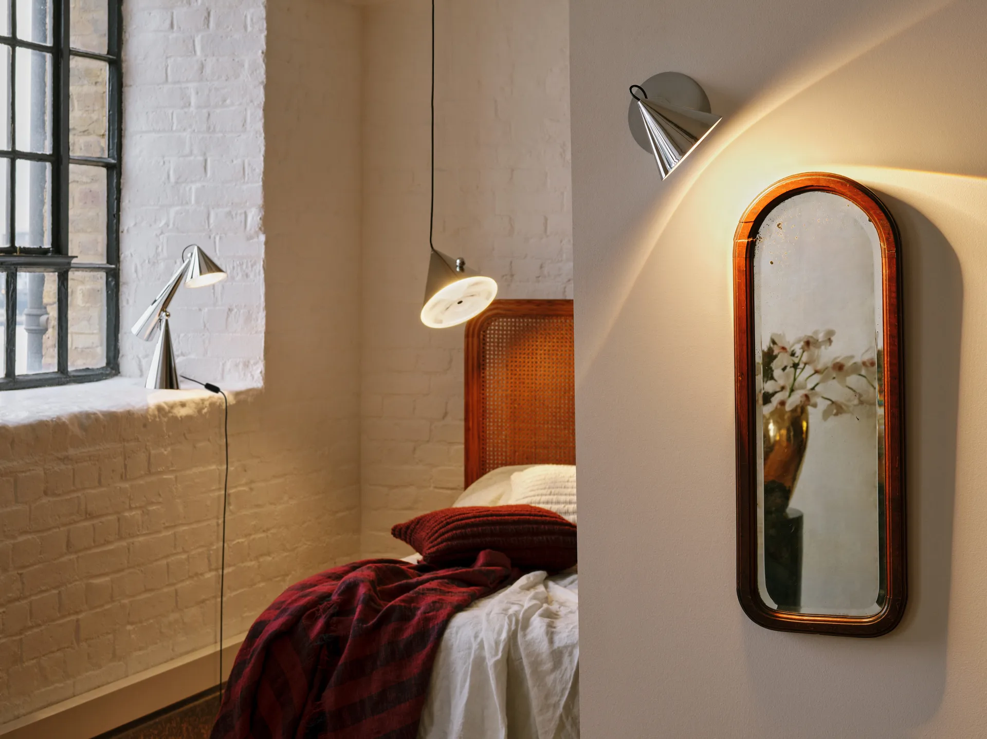 Pose Surface wall lamp, Silver Tom Dixon