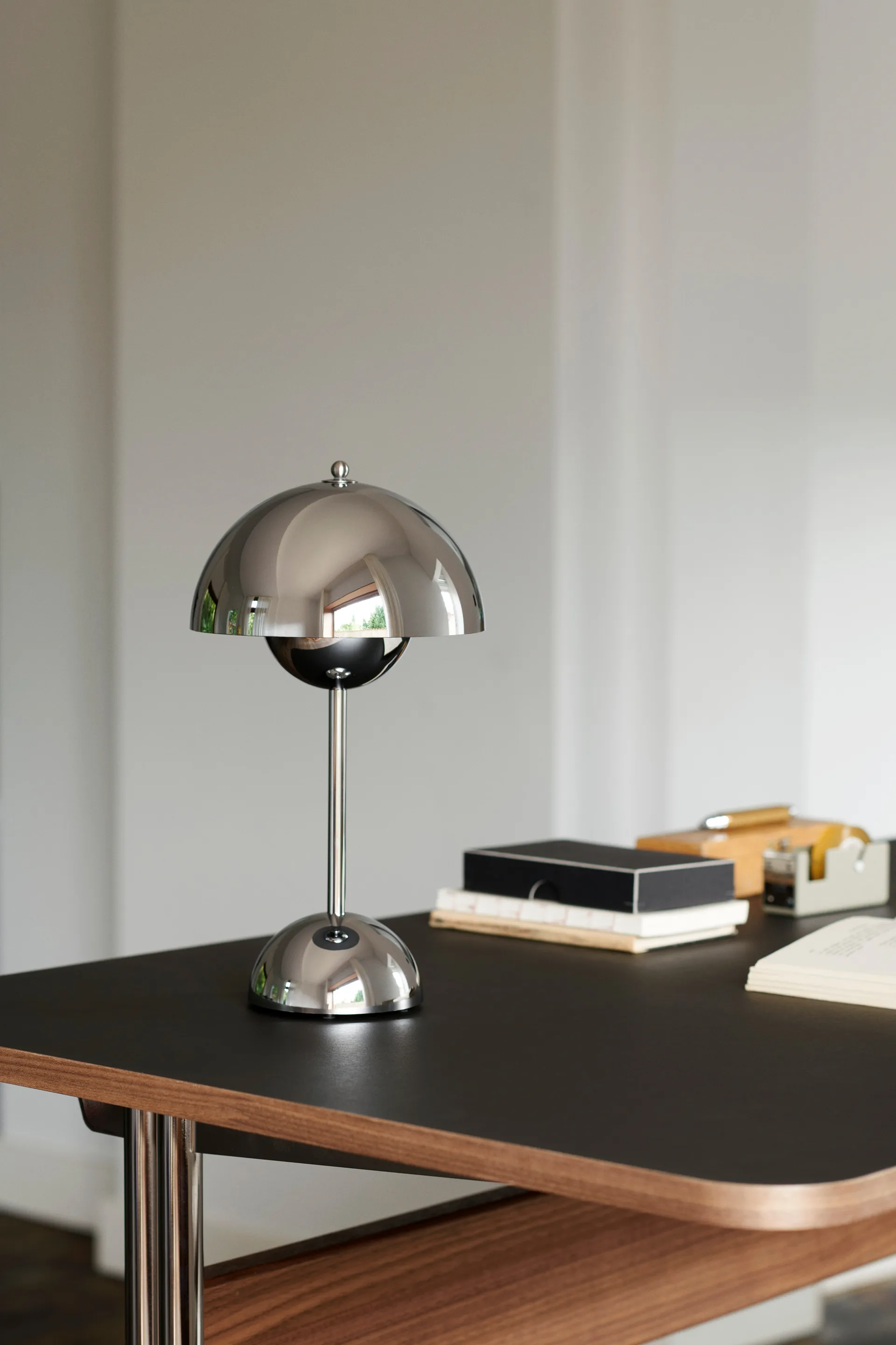 Flowerpot portable table lamp VP9, Chrome &Tradition