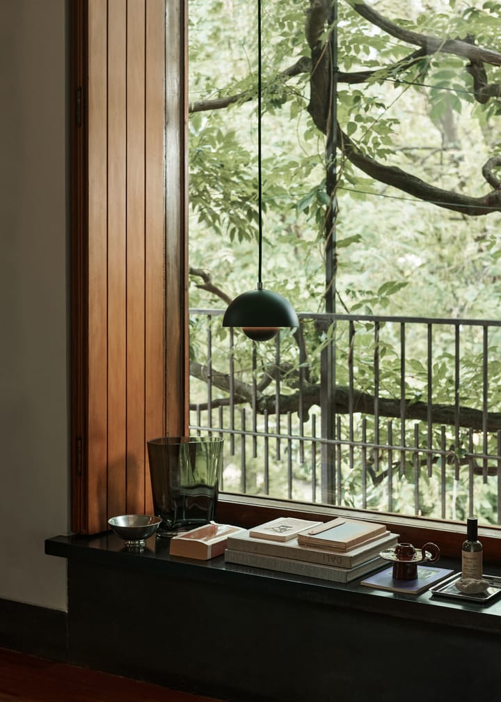 Flowerpot VP10 pendant lamp, Matte black &Tradition