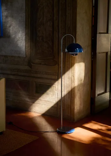 Flowerpot VP12 floor lamp - Steel blue - &Tradition