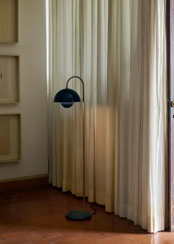 Flowerpot VP12 Stehlampe - Steel blue - &Tradition